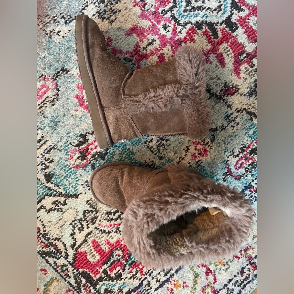 Lamps cosy indoor / outdoor slippers size J6 / used only Indoors for one winter.